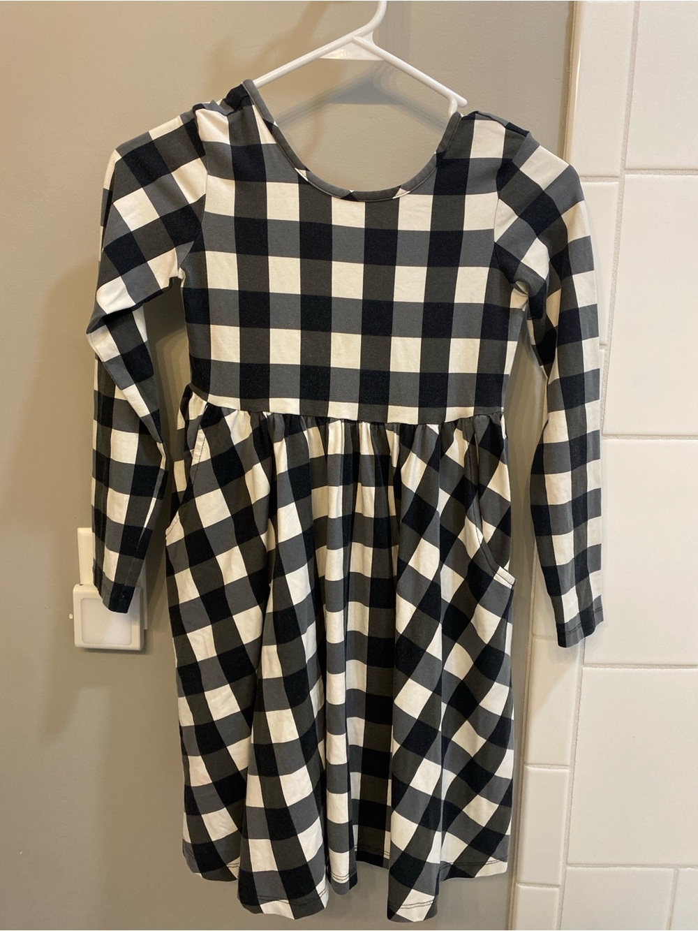 Hanna Andersson Black and Buffalo Check Long-Sleeve Dress / Size 8 / GUC